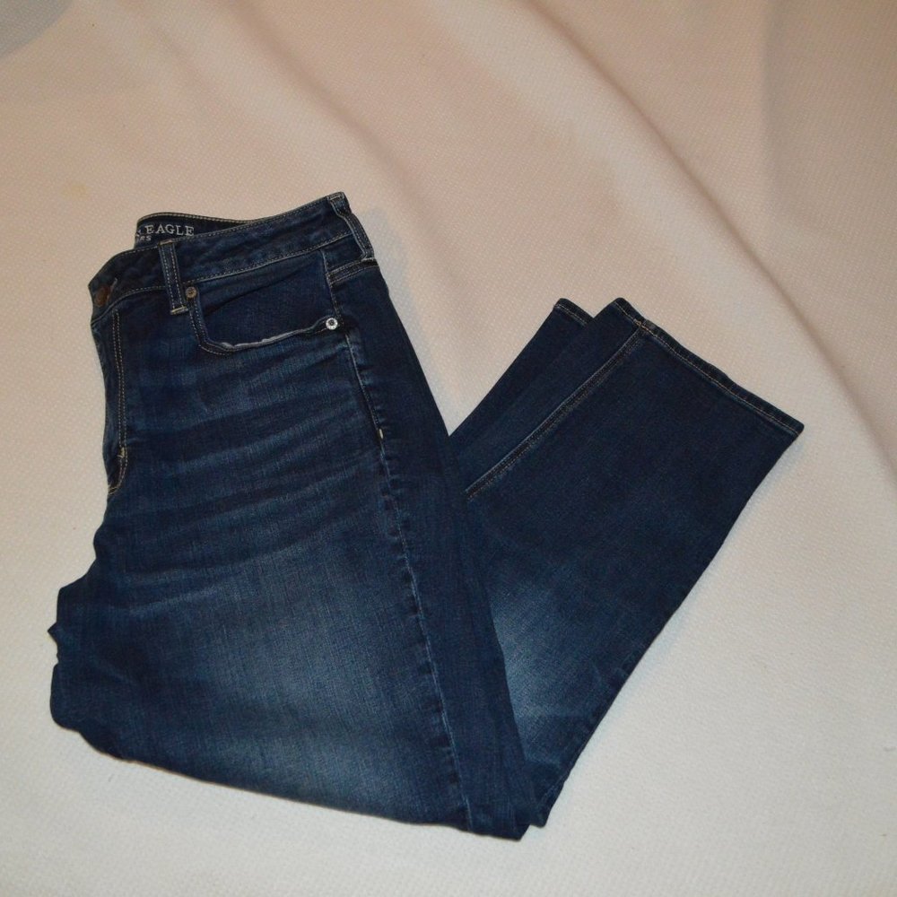 American Eagle tomgirl jeans